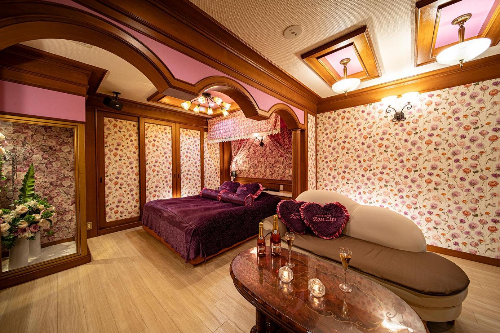 Roselips Tsuruhashi ローズリップス鶴橋 Hotel Osaka Exterior photo