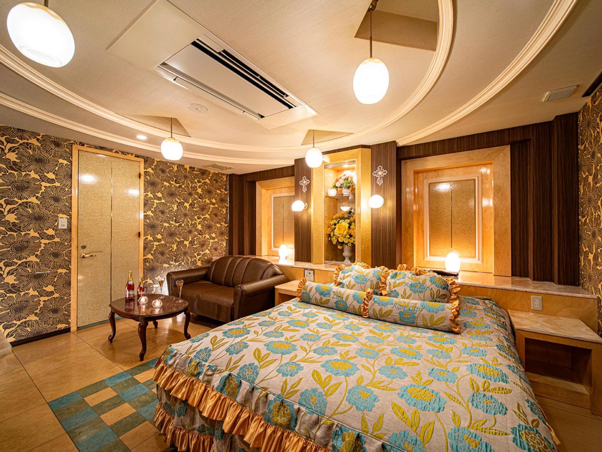 Roselips Tsuruhashi ローズリップス鶴橋 Hotel Osaka Exterior photo